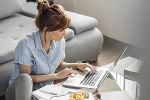 Egal, wo Sie sich befinden: Im Online-Campus haben Sie Zugriff auf alle Studienmaterialien