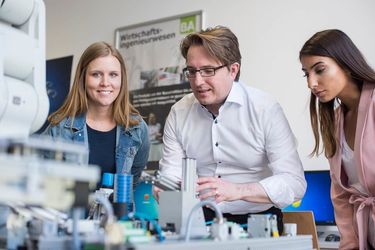 Fachhochschule Kufstein Tirol - Laborarbeit