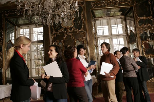 Bei den regelmäßig stattfindenden gesellschaftlichen IfM-Veranstaltungen haben die Studierenden die Möglichkeit, Kontakte zu knüpfen