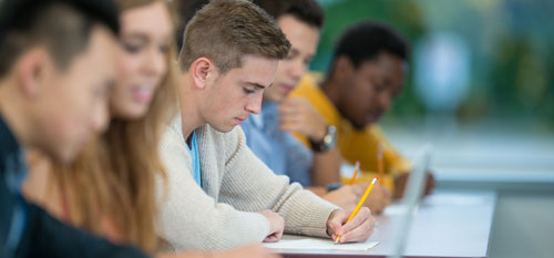 Student in einer Vorlesung