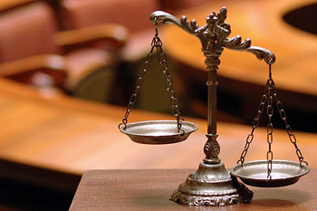 Waage im Gerichtssaal